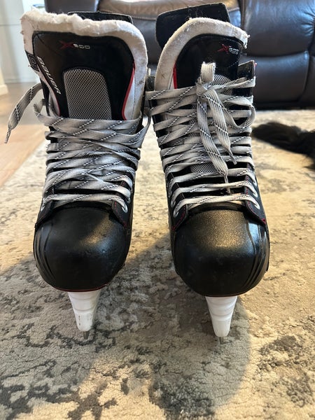 Used Bauer Regular Width 9.5 Vapor X500 Hockey Skates