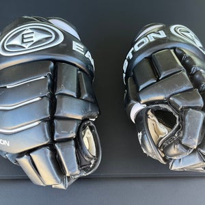 Used Easton Synergy Gloves 12"