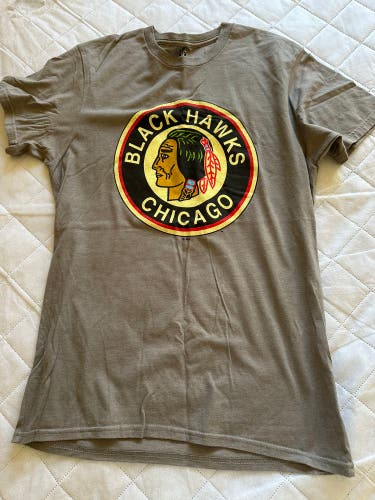 Gray Used Men's  Shirt Blackhawks Chicago