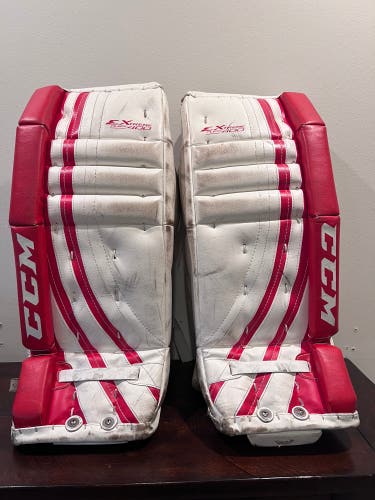 Used 24" CCM Extreme Flex 400 Goalie Pads