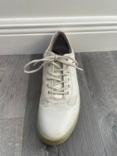 ECCO Cage Pro Men's Golf Shoe. Color White. Size:45(11/11.5 US) Extra Width