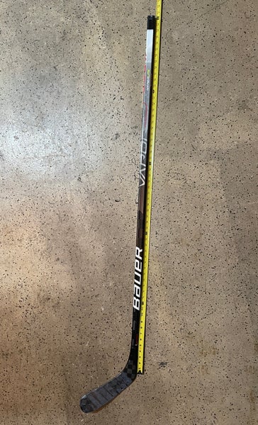 Senior Right 82 Flex Handed P90T “Benn” Vapor Hyperlite Hockey Stick