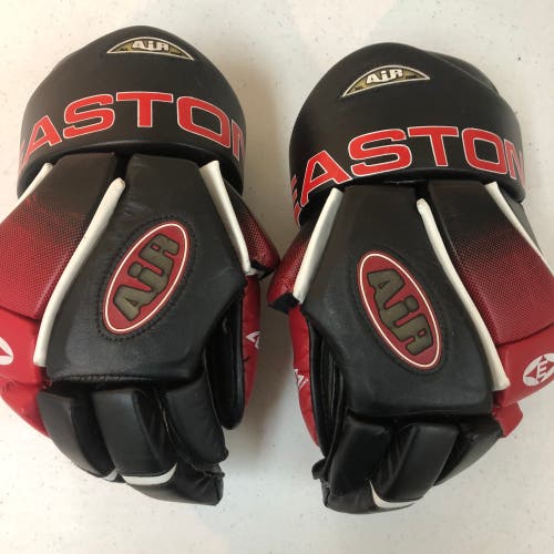 Easton Air 14.5” black hockey gloves