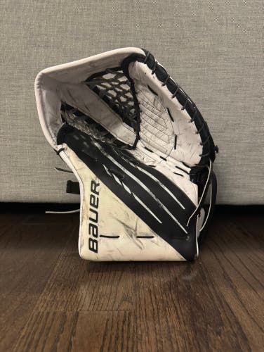 WHL Pro Palm Bauer Supreme Ultrasonic Skinned As Hyperlite Pro Stock Goalie Glove