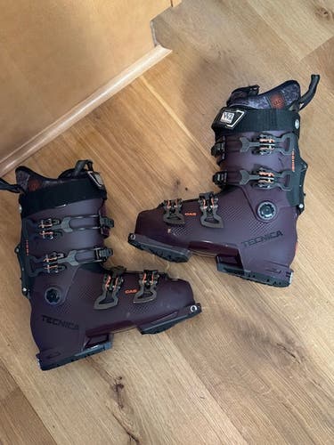 Used Women's Tecnica Alpine Touring Cochise Ski Boots Medium Flex