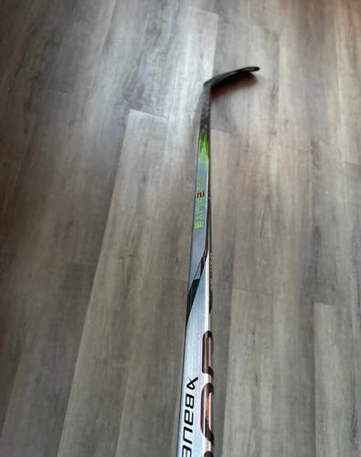 New Senior Left Hand 77 Flex P28 Vapor Hyp2rlite Hockey Stick