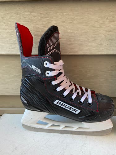 New Bauer Size 1.5 Ns Hockey Skates