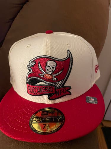 Tampa Bay Buccaneers New Era NFL Sideline Fitted Hat 7 1/2