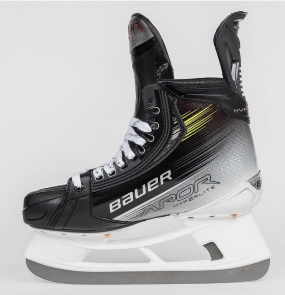 New Bauer Regular Width 9 Vapor Hyperlite 2 Hockey Skates
