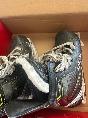 Junior Used CCM Tacks Hockey Skates Regular Width Size 2