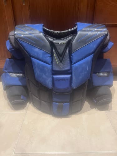 Used Medium Bauer Hyperlite Goalie Chest Protector
