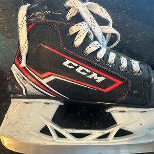 Junior Used CCM JetSpeed 340 Hockey Skates Regular Width Size 2