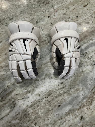 Used Player's Nike Vapor Elite Lacrosse Gloves 13"