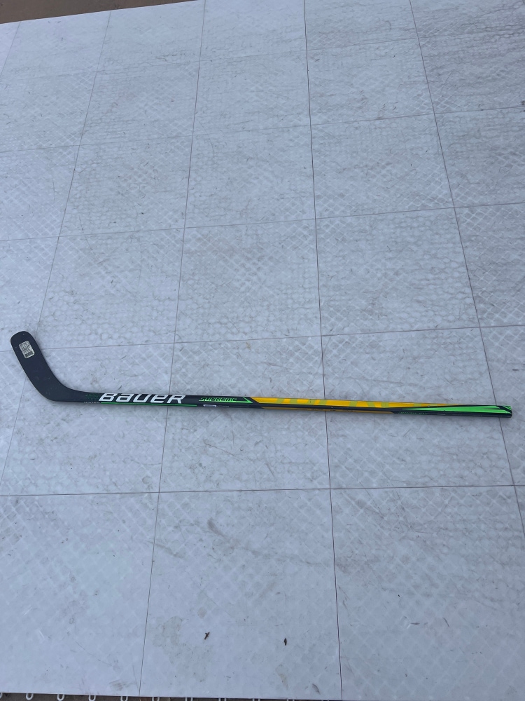 Junior Right Handed P88 Supreme UltraSonic Hockey Stick