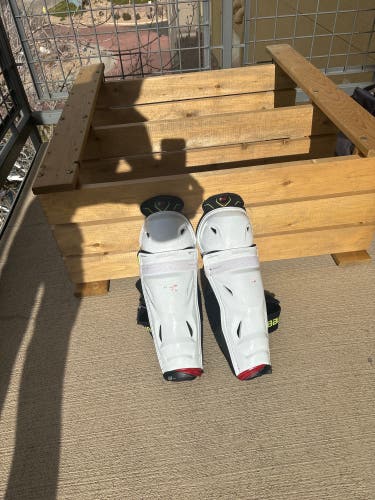 Used Bauer Vapor 2x Shin Pads