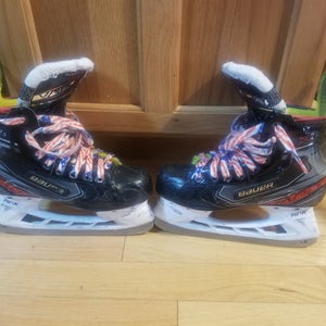 Junior Used Bauer Vapor X2.9 Hockey Skates Regular Width Size 2.5