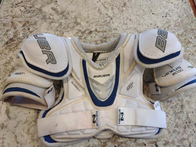 Junior-Large Used Bauer Nexus 8000 Shoulder Pads