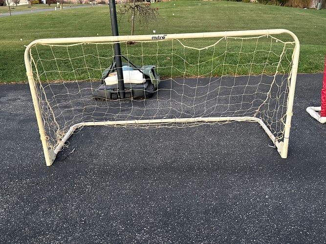 Mitre kids metal soccer net, used. Free for pickup