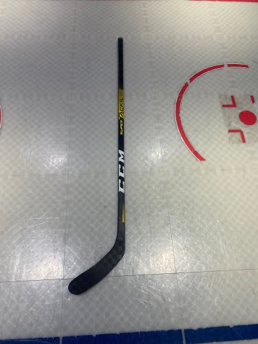 Intermediate Right Handed P28  Super Tacks AS2 Pro Hockey Stick