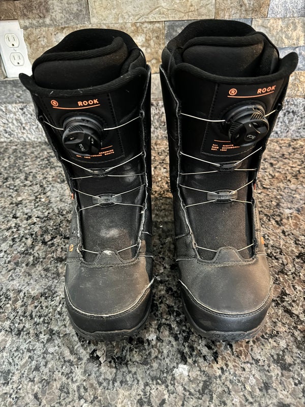 Men's Size 9.0 (Women's 10)  All Mountain Snowboard Boots