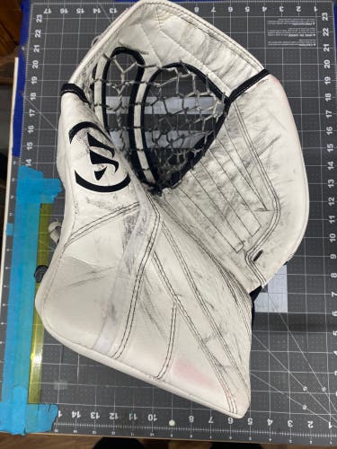 Warrior Sr G6.1 Goalie glove