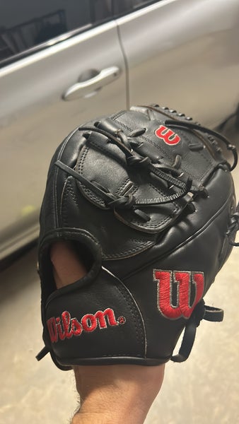 Used 2023 Right Hand Throw 12.5" A2000 Baseball Glove