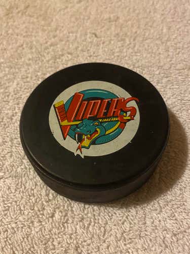 Vintage Detroit Vipers International Hockey League (IHL) Hockey Puck