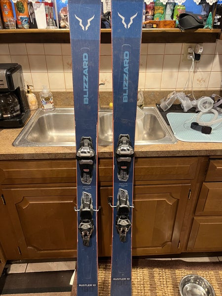Unisex All Mountain With Bindings Rustler 10 Skis