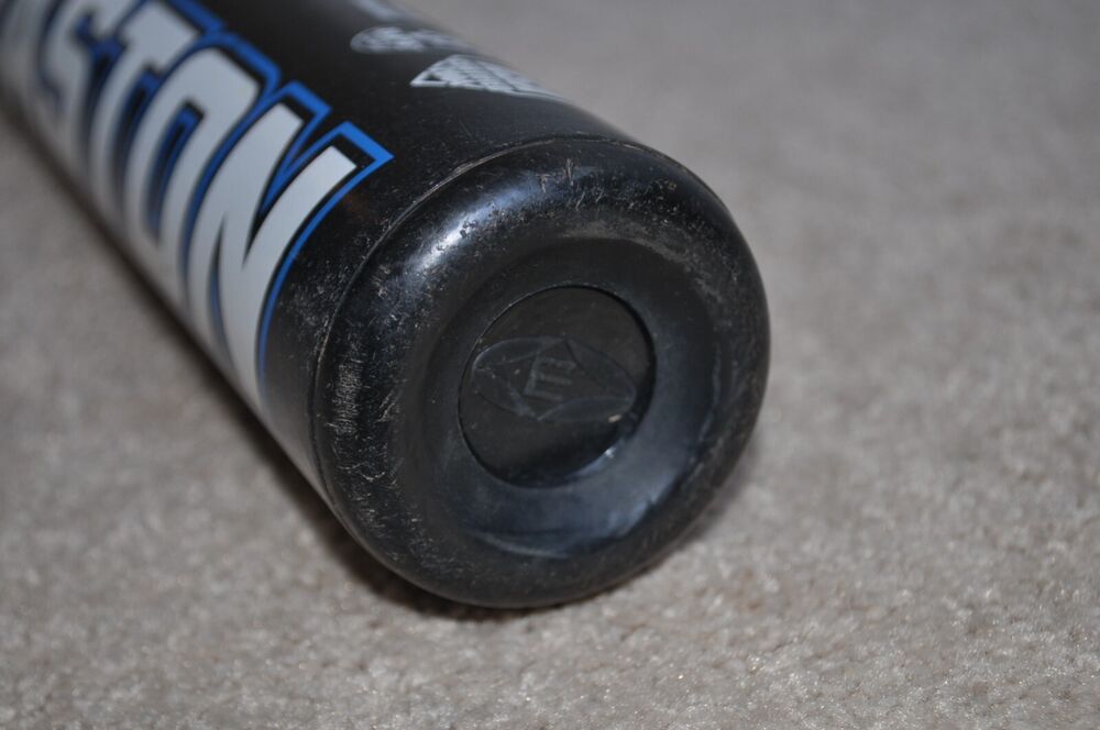 Batte Softball Easton Synergy Batte De Softball Easton Synergy 33/23 SCX24B Composite - 33 Pouces, 23 Oz - Occasion, Bon état Avec Quelques Traces D'usage Batte Composite Fastpitch 33 23