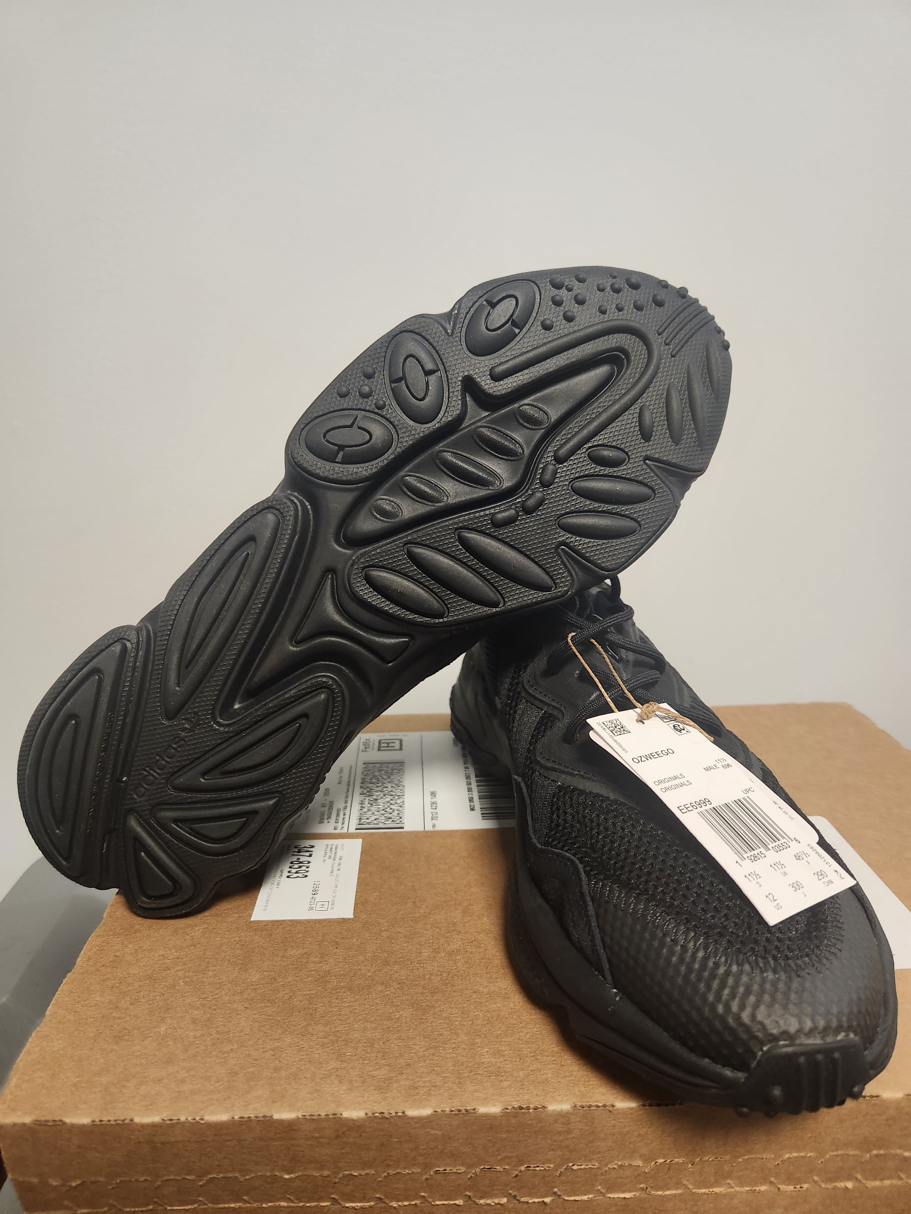 Black Adult New Men's Size 12 (Women's 13) Adidas Shoes