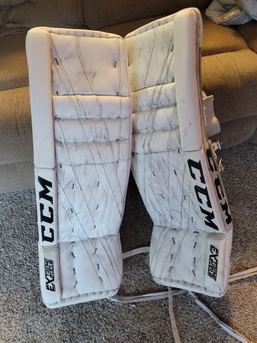 Used 33" CCM Extreme Flex lll Goalie Leg Pads