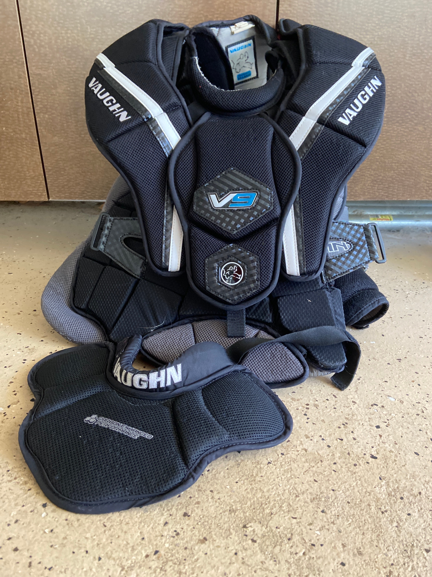 Vaughn V9 Proc Carbon Chest Protector and Neck Gaurd