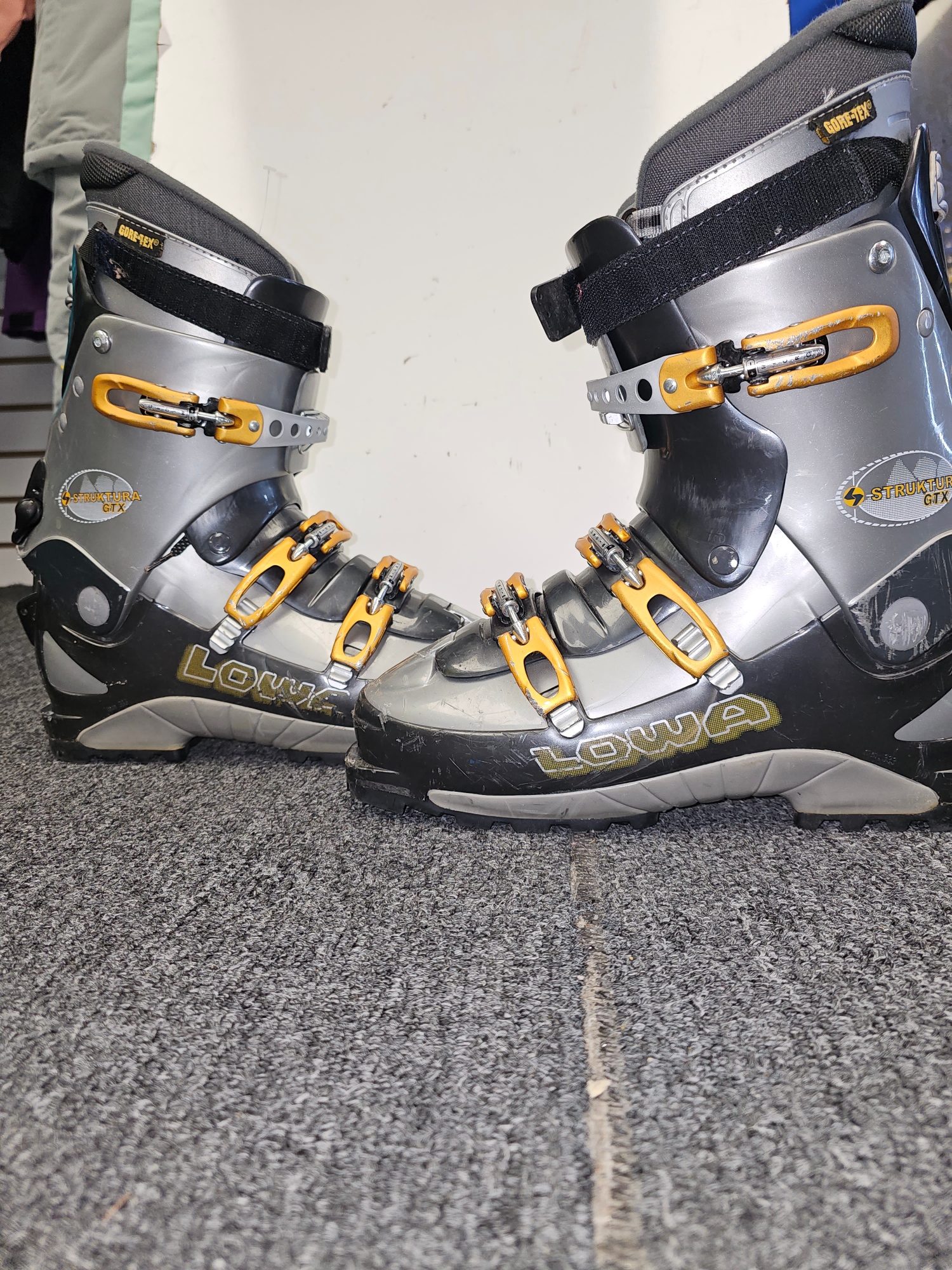 Used Telemark Ski Boots Stiff Flex