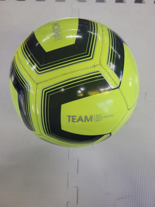 Used Nike Pitch Team 3 Soccer Balls