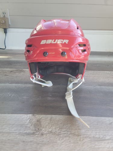 Used Large Bauer Re-Akt 95 Helmet