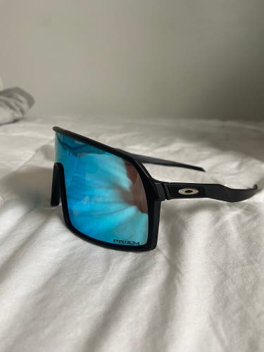Oakley Sutro Black
