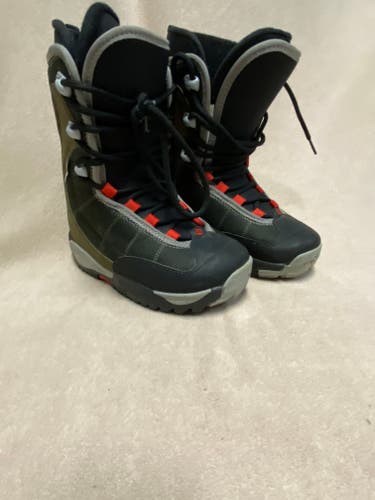 Men's Used Size 7.0 (Women's 8.0) Rossignol Snowboard Boots All Mountain