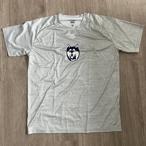 University of Washington Men's Lacrosse Team Issued Shooting Shirt - Men's Large (Brand New)