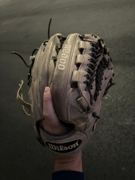 Used Right Hand Throw 11.75" A2000 Baseball Glove