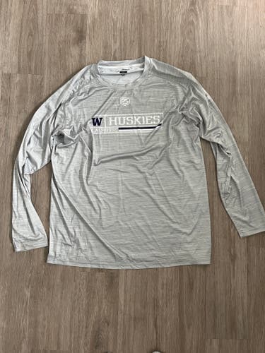 University of Washington Men's Lacrosse Team Issued LS #20 Shooting Shirt - Men's Large