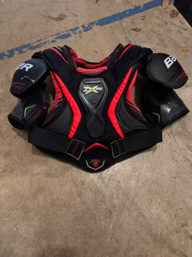 Senior Used Medium Bauer Vapor 2x pro Shoulder Pads