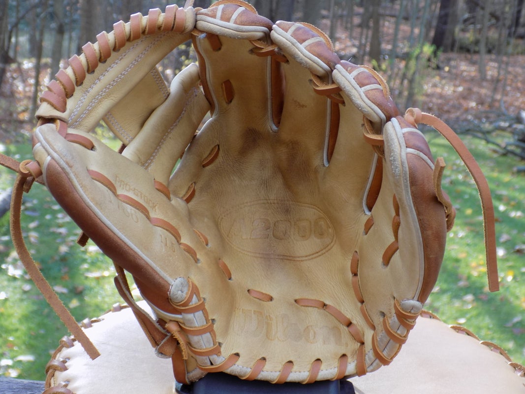New Wilson Right Hand Throw Infield A2000 Baseball Glove 11.5