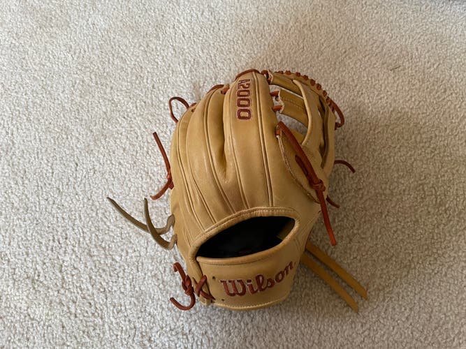 2021 Infield 11.5" A2000 Baseball Glove