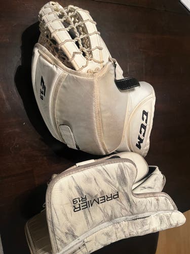 CCM Intermediate E3.9 Glove R1.9 Blocker