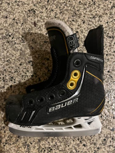 Used Bauer 9 Hockey Skates
