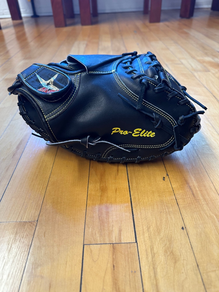 New All-Star Right Hand Throw 34" CM3000MBK Catcher's Glove - Taylor Gushue