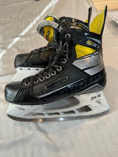 Used Bauer Regular Width 9 Supreme S37 Hockey Skates