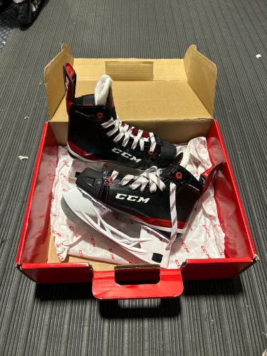 New CCM Regular Width  Size 1.5 JetSpeed XTra Hockey Skates