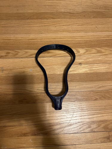 Used Attack & Midfield Under Armour Command Head