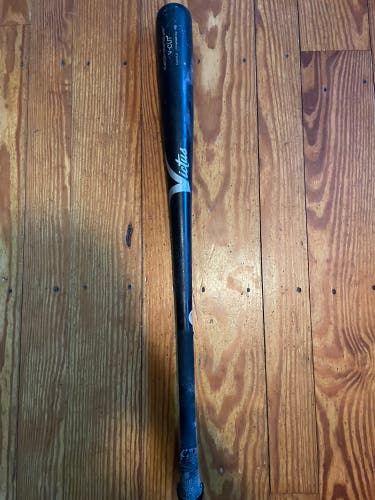 Victus Axe V-Cut Wood Bat